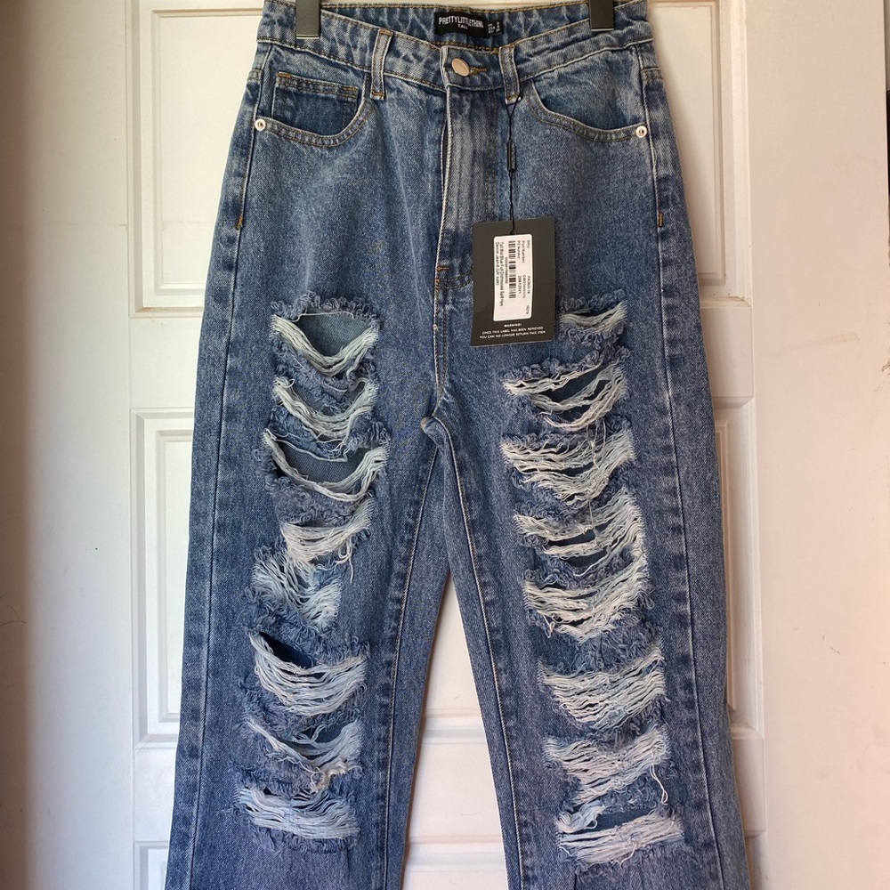 🆕 PrettyLittleThing Distressed Jeans - Picture 6 of 12